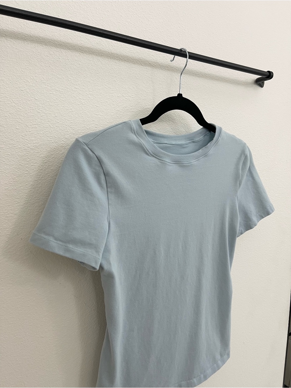 NWOT 🏷️ Classic Short Sleeve Tee in Light Blue - Picture 3 of 3